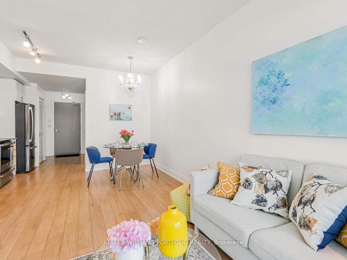 7165 Yonge Street Unit 2305 photo 3