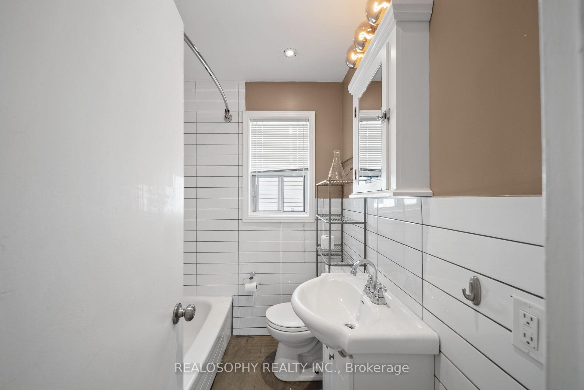 230 Kennedy Road photo 12