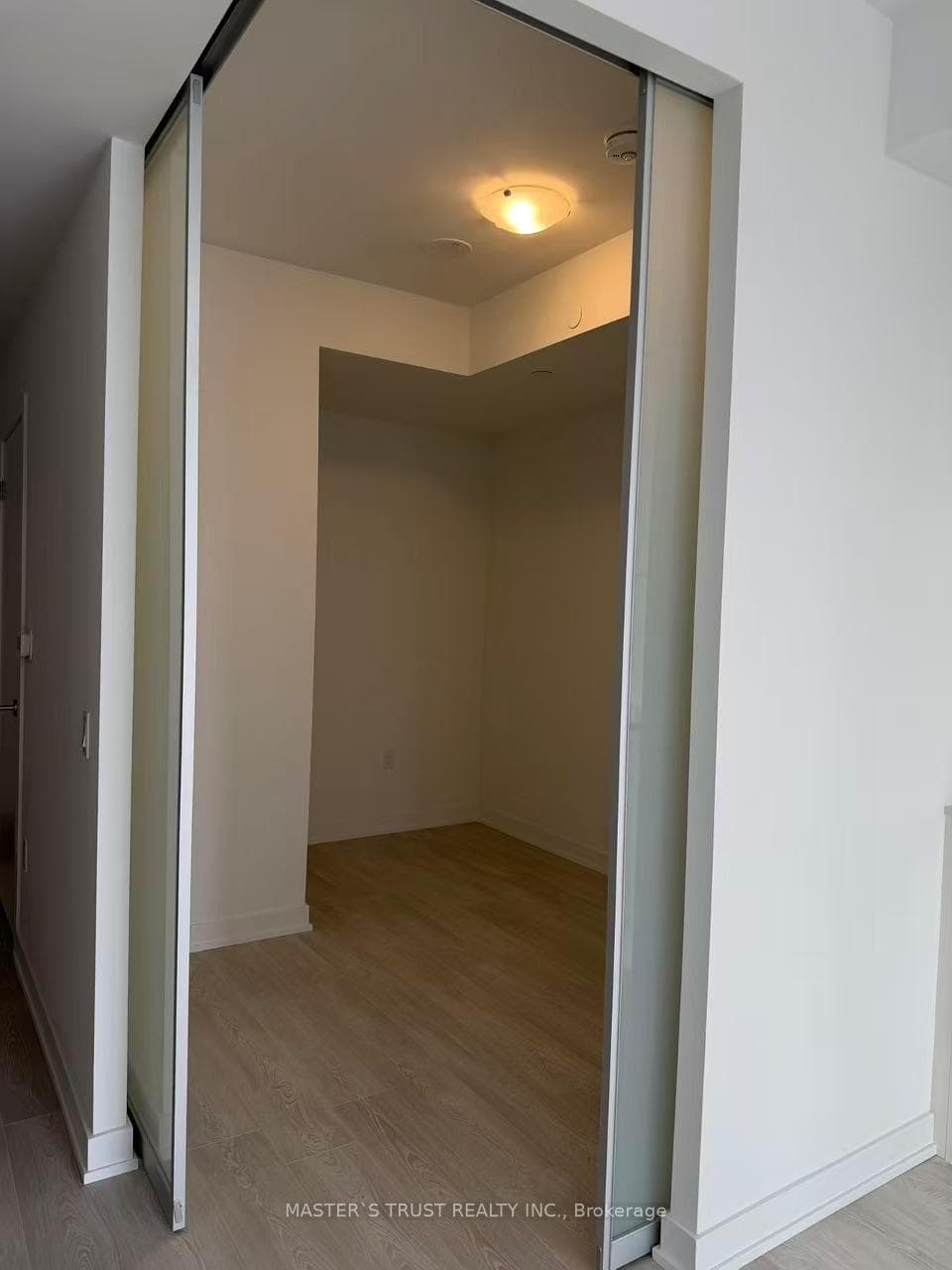 1 QUARRINGTON Lane Unit 1410 photo 3