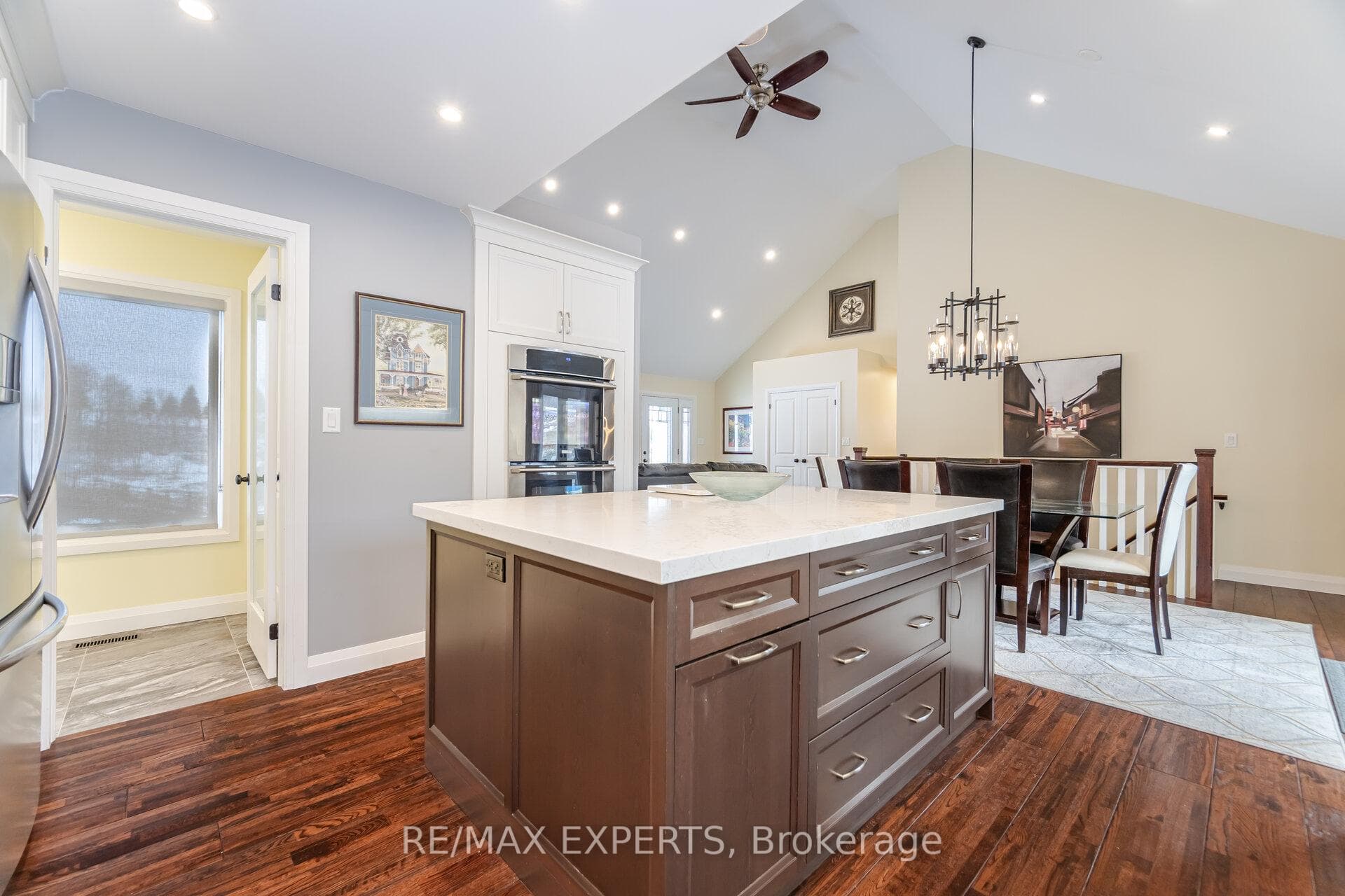 5541 Trafalgar Road photo 14