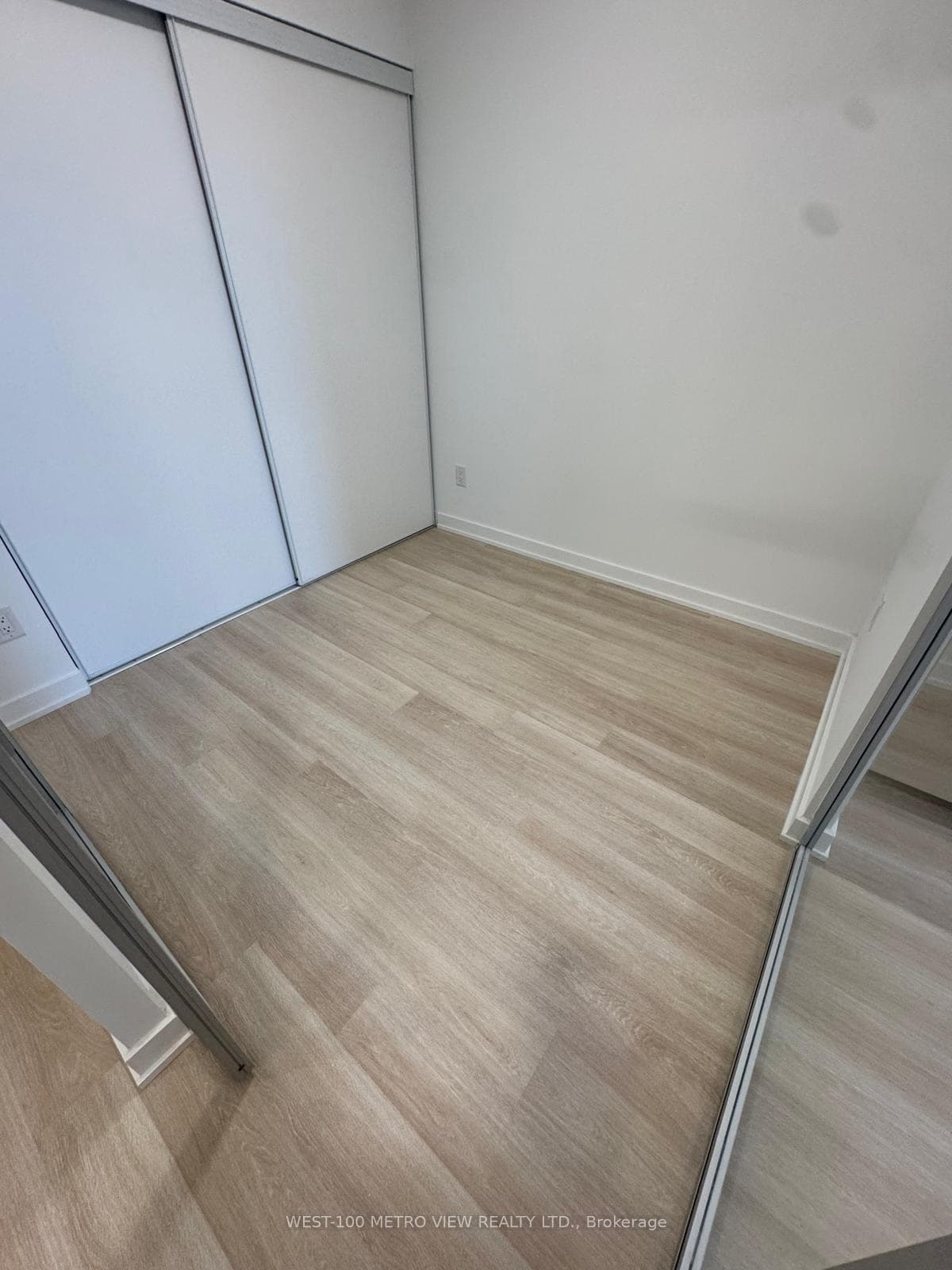 5105 Hurontario Street Unit 2307 photo 5