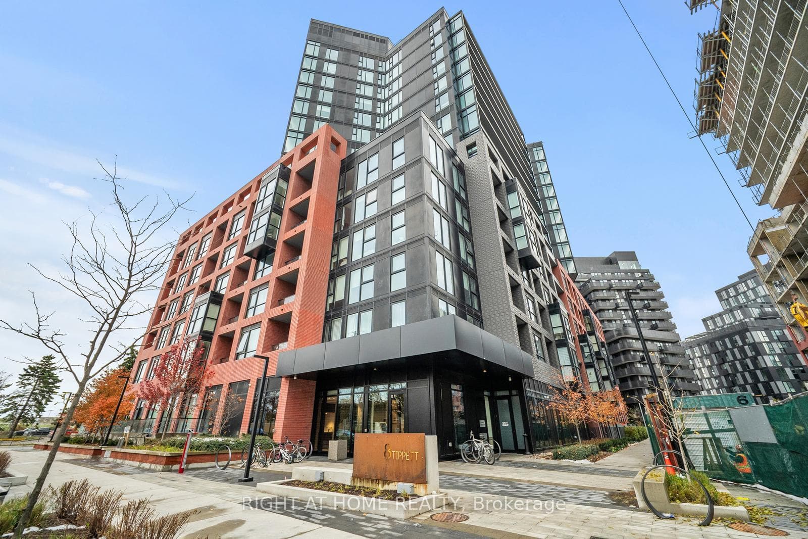 8 Tippett Road Unit 607 photo 1