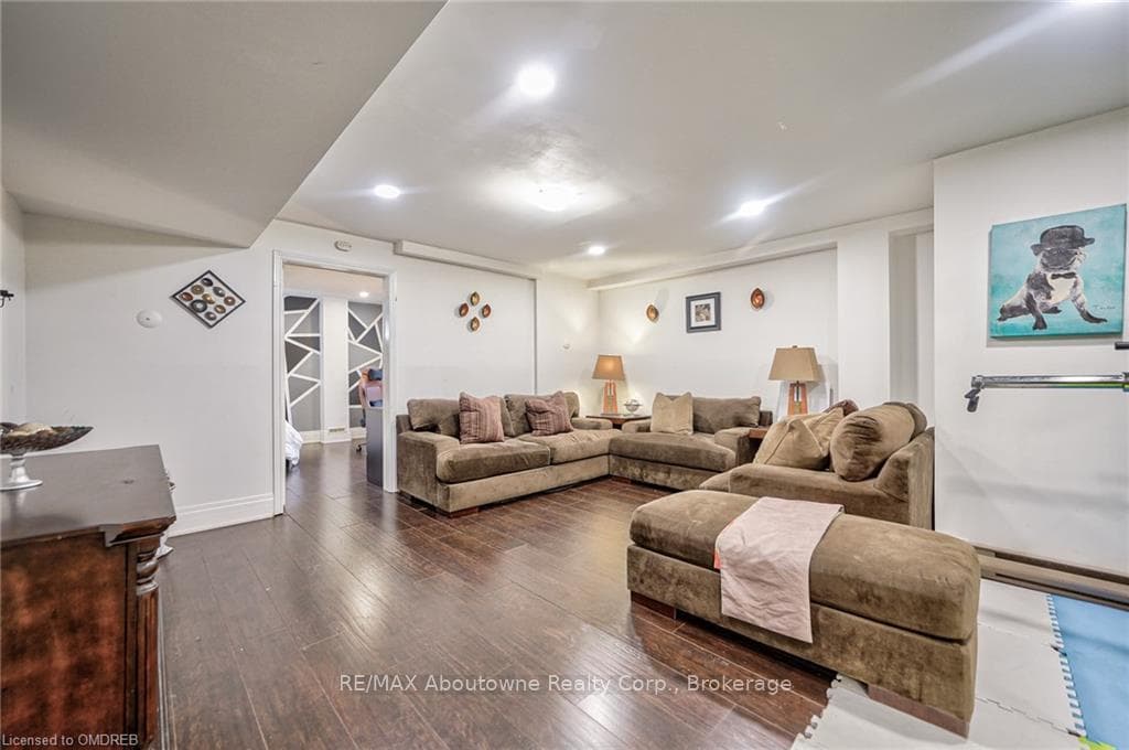 128 WHITTINGTON Place photo 43
