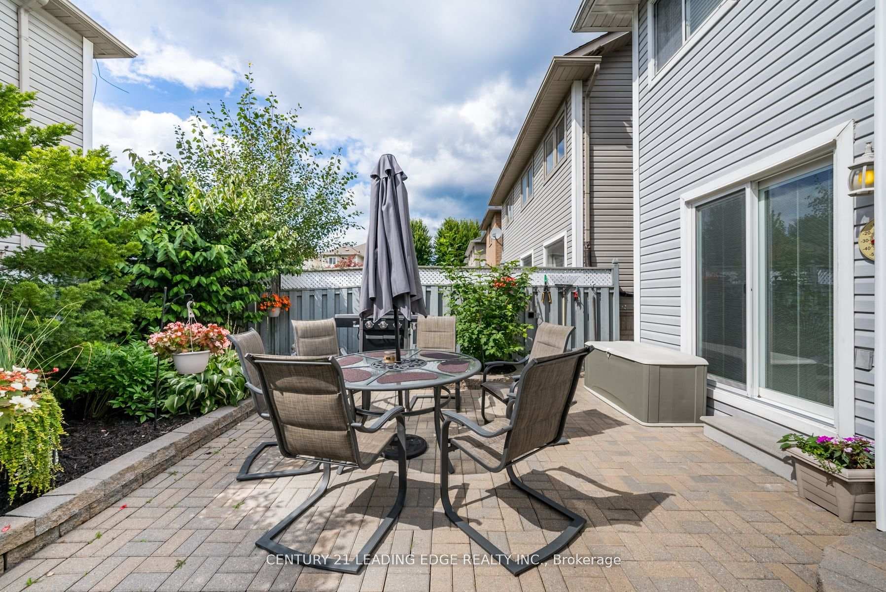16 Hulley Crescent photo 40