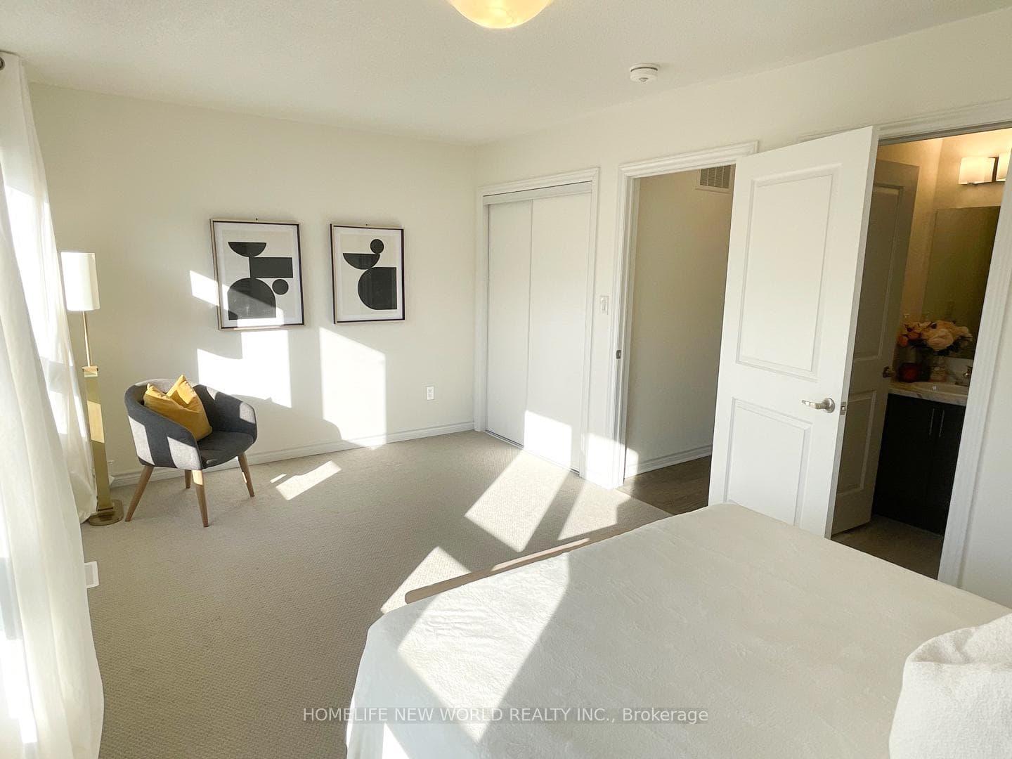 36 Chicago Lane photo 23