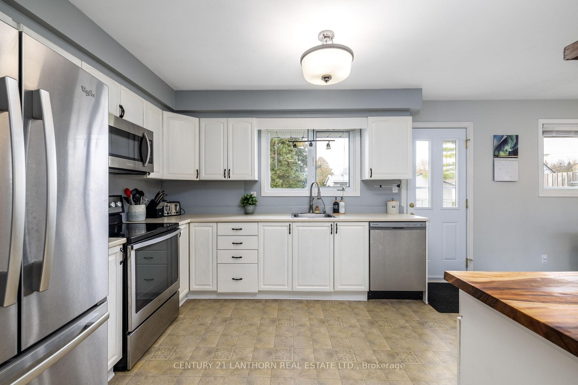 22 Shoniker Avenue photo 10