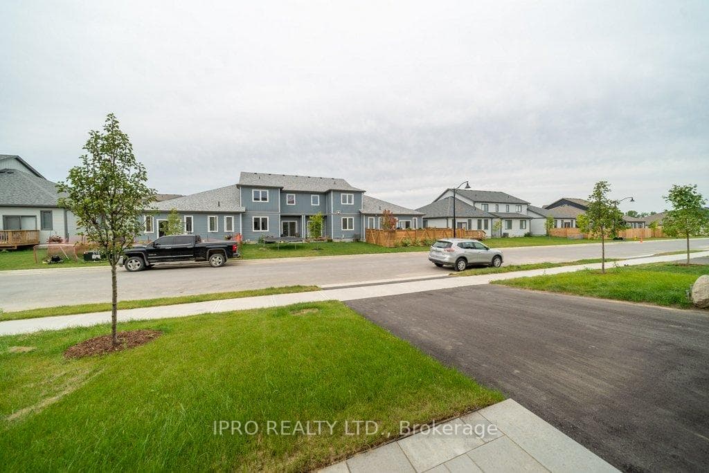 44 Campbell Crescent photo 5