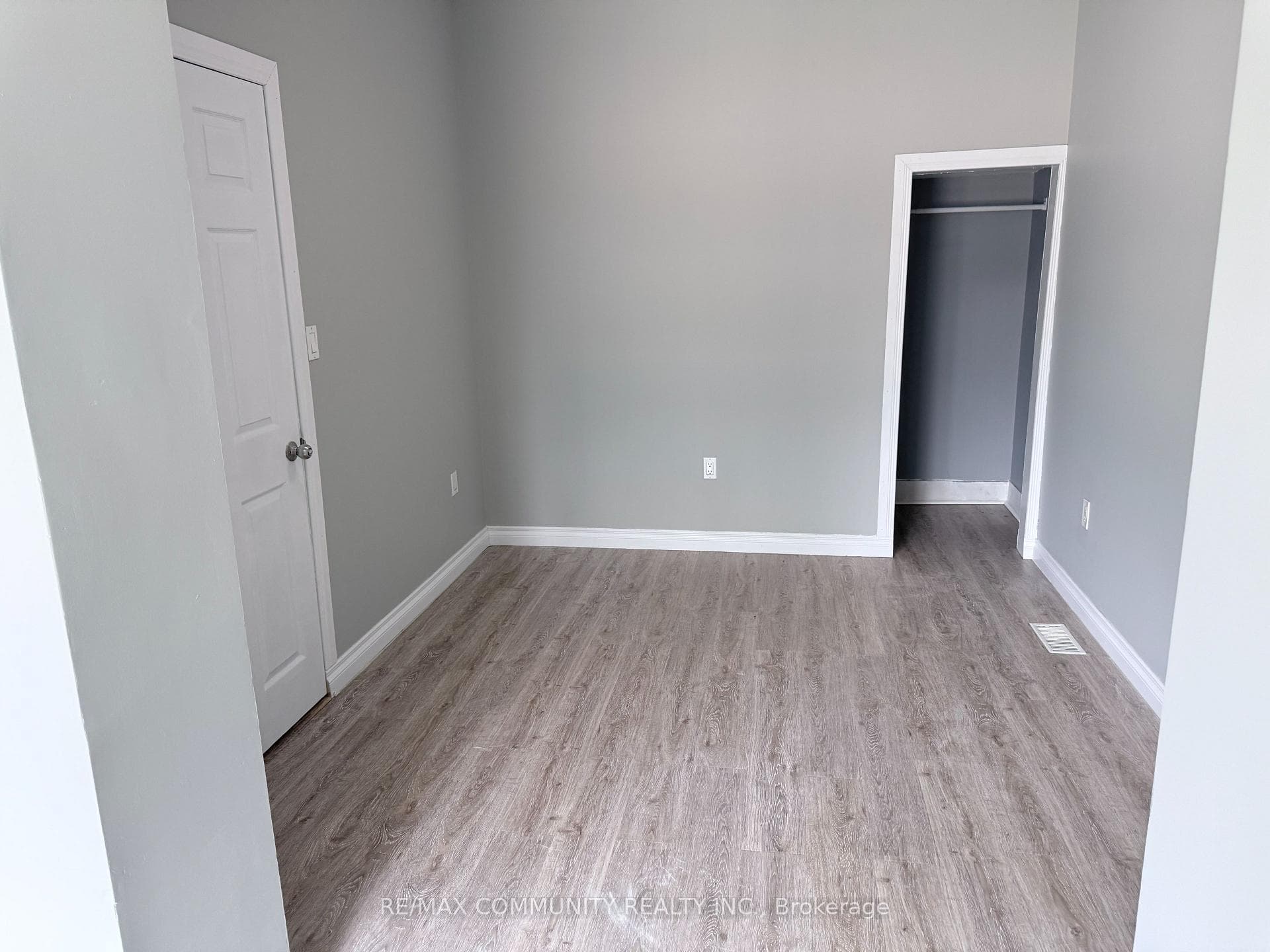 70 Huron Street photo 19