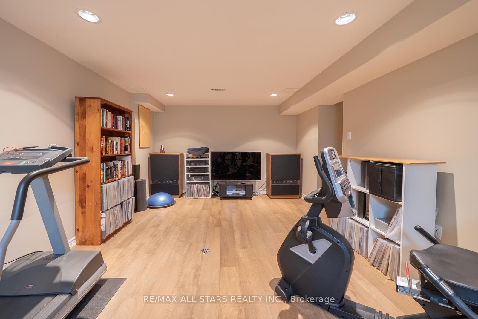 357 Markland Drive photo 36