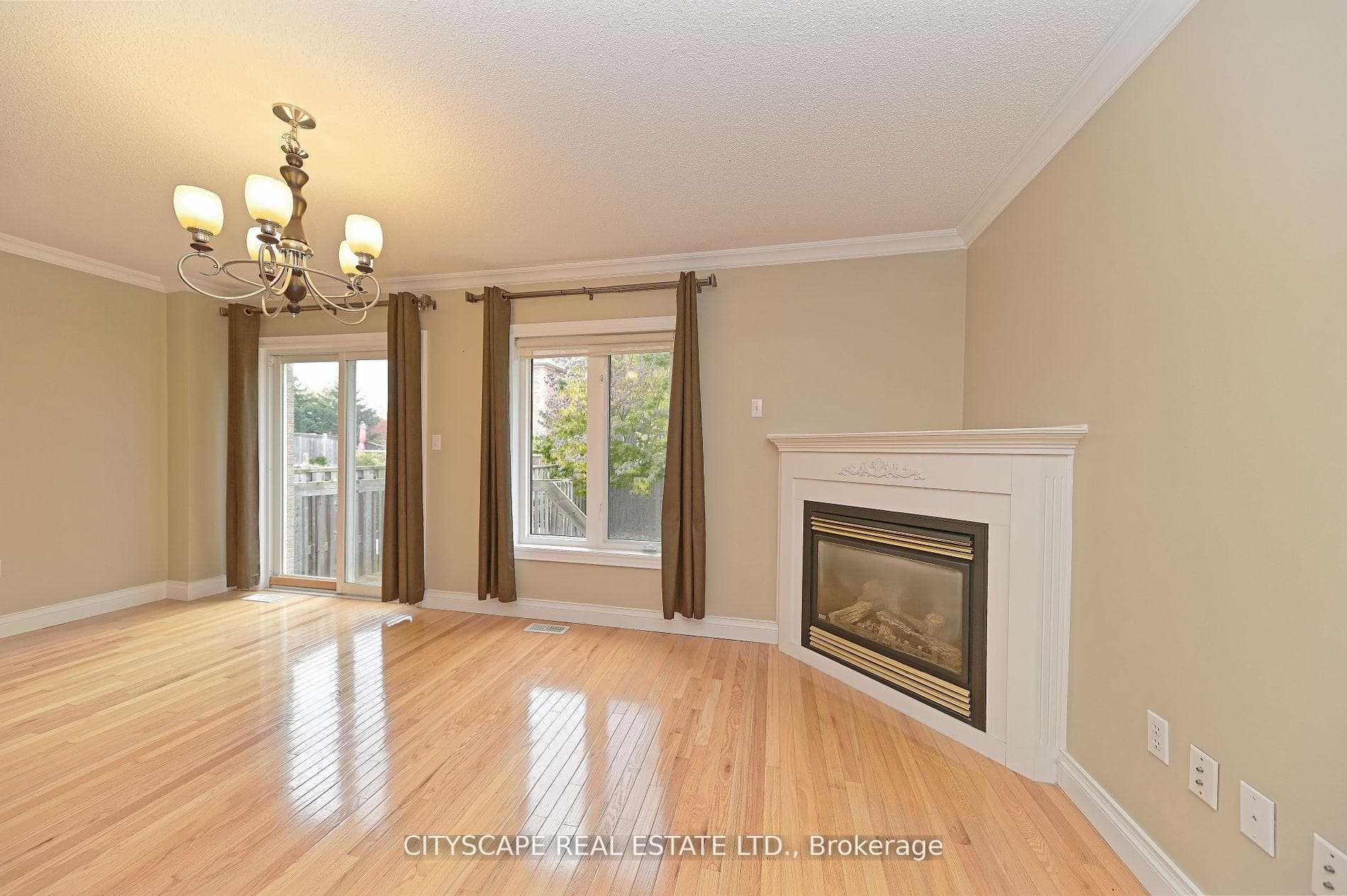 3989 Skyview Street photo 13
