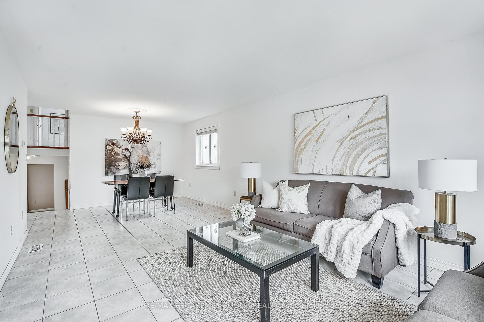 9 Valanna Court photo 5