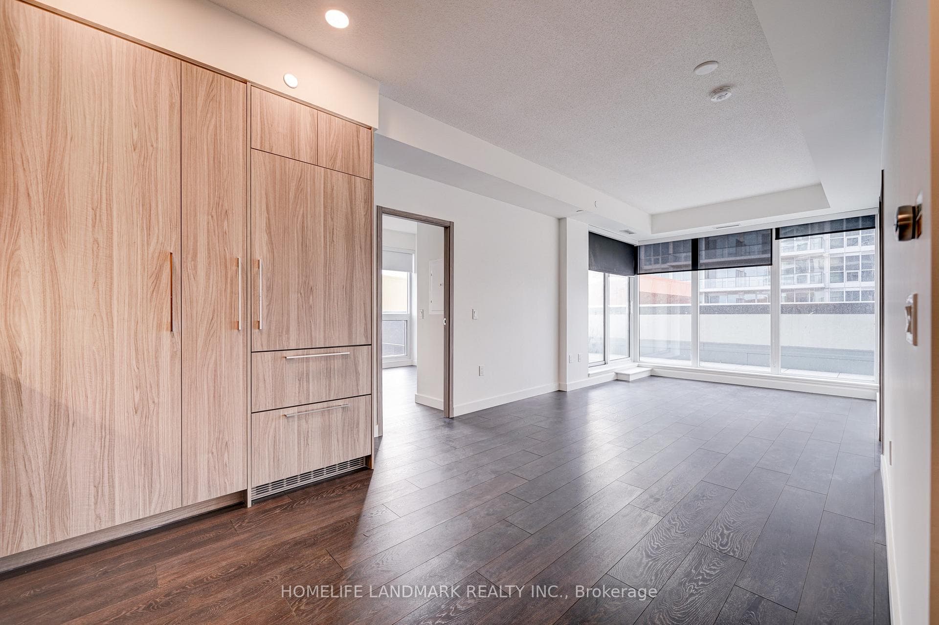 95 Mcmahon Drive Unit 303 photo 4