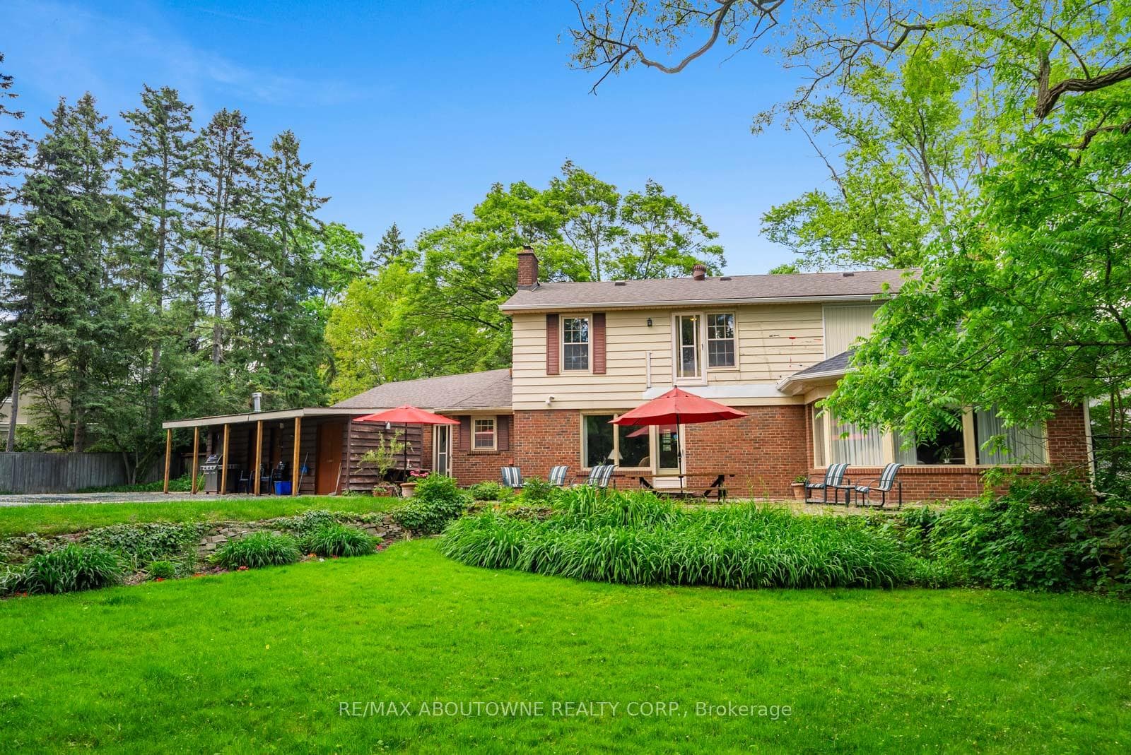 142 Abbey Court photo 11