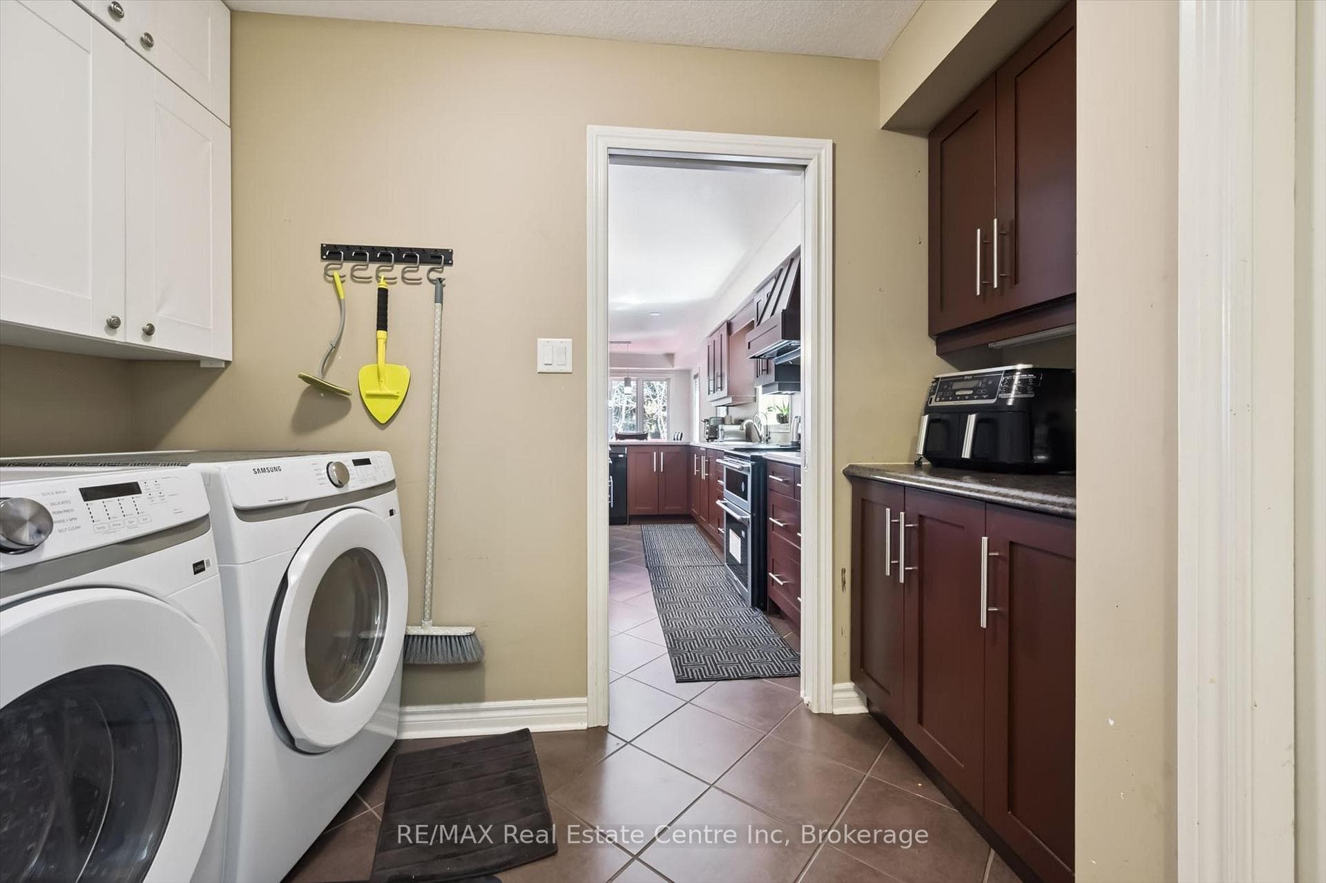 71 Laughland Lane photo 17