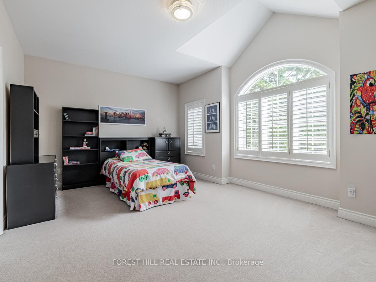 96 Babcombe Drive photo 25