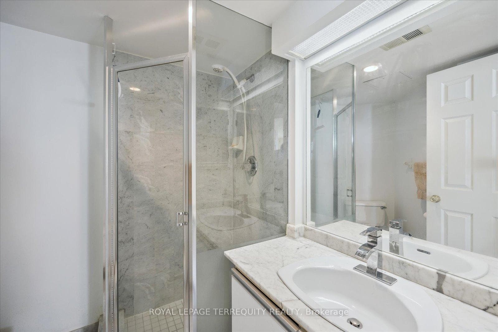 5 Concorde Place Unit 3009 photo 23