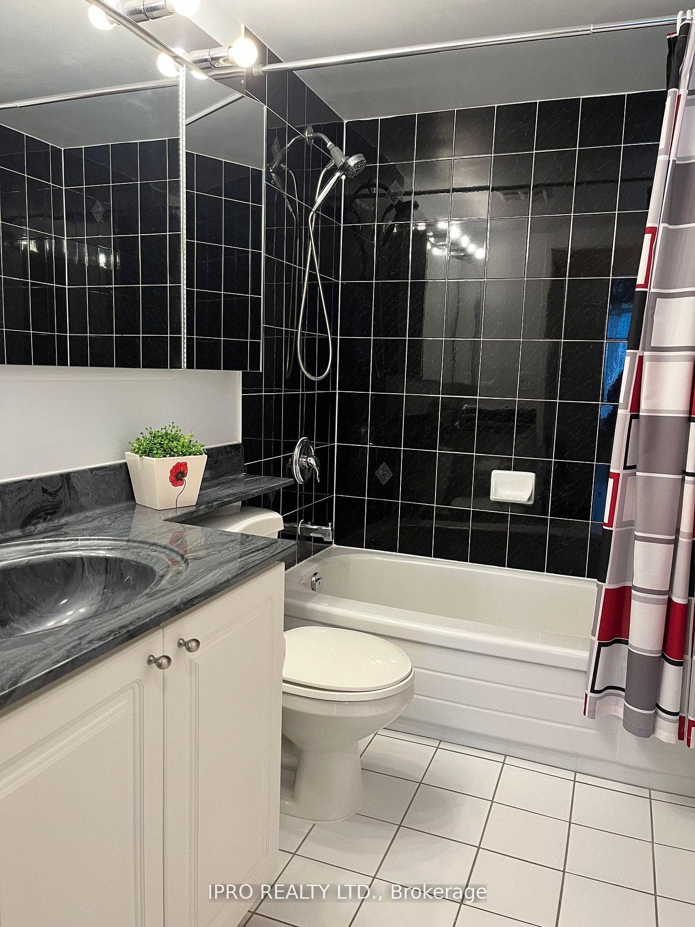 29 Pemberton Avenue Unit 702 photo 16