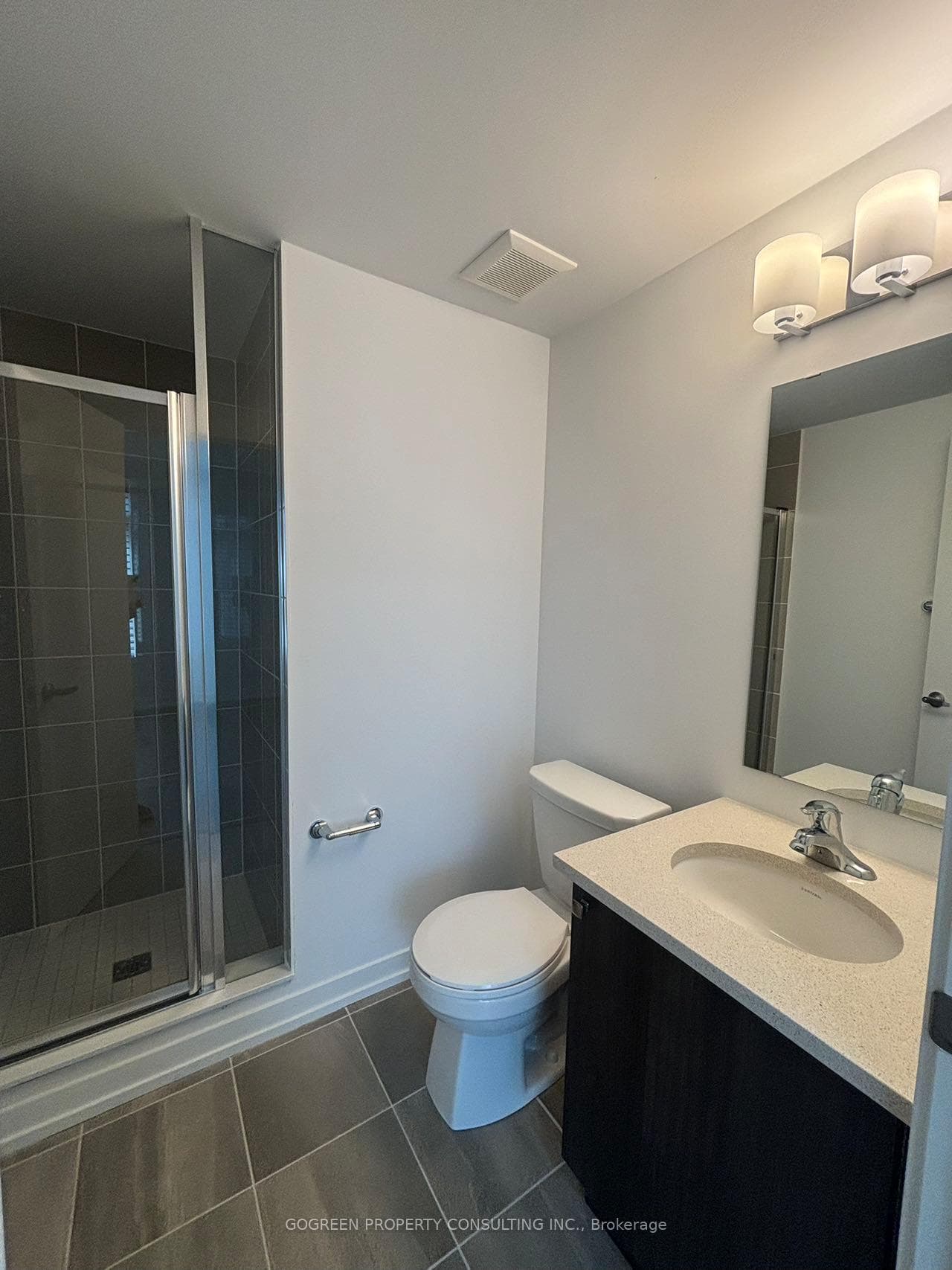 Primary bedroom ensuite