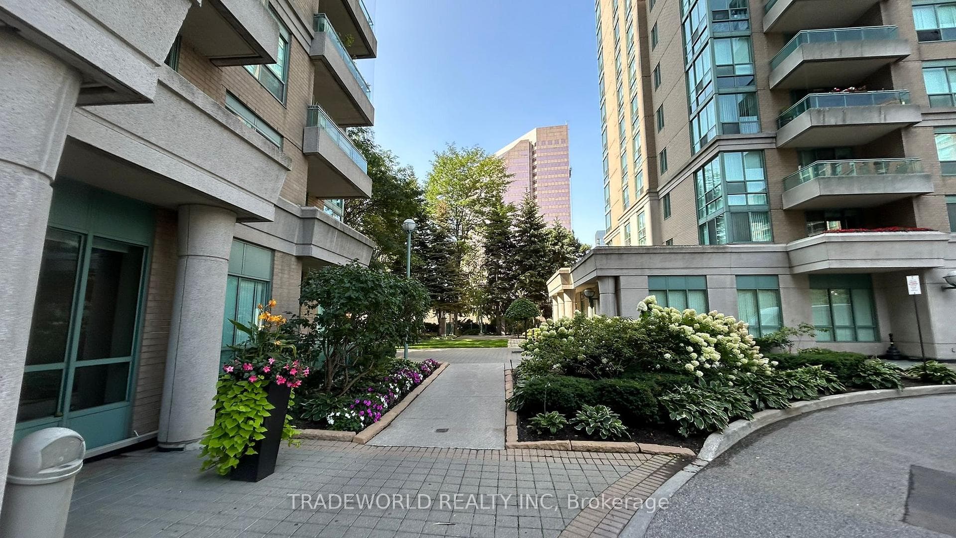 3 Pemberton Avenue Unit 2009 photo 30