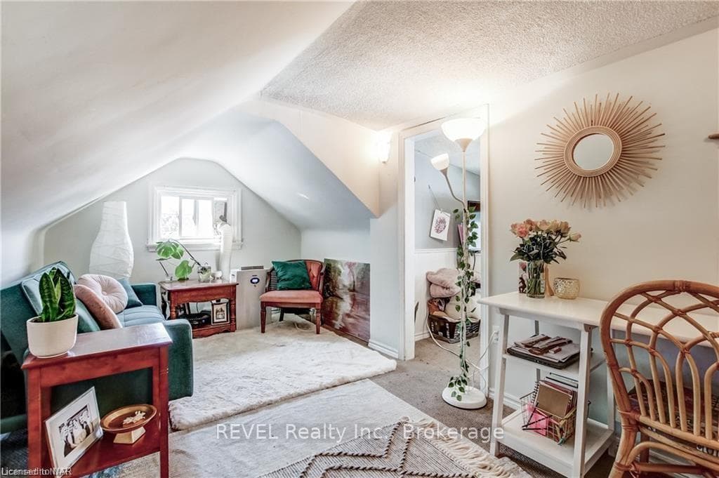 5 LINWOOD Street Unit Upper photo 3