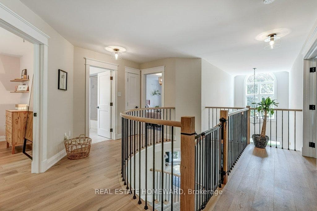98 Woodview Drive photo 26
