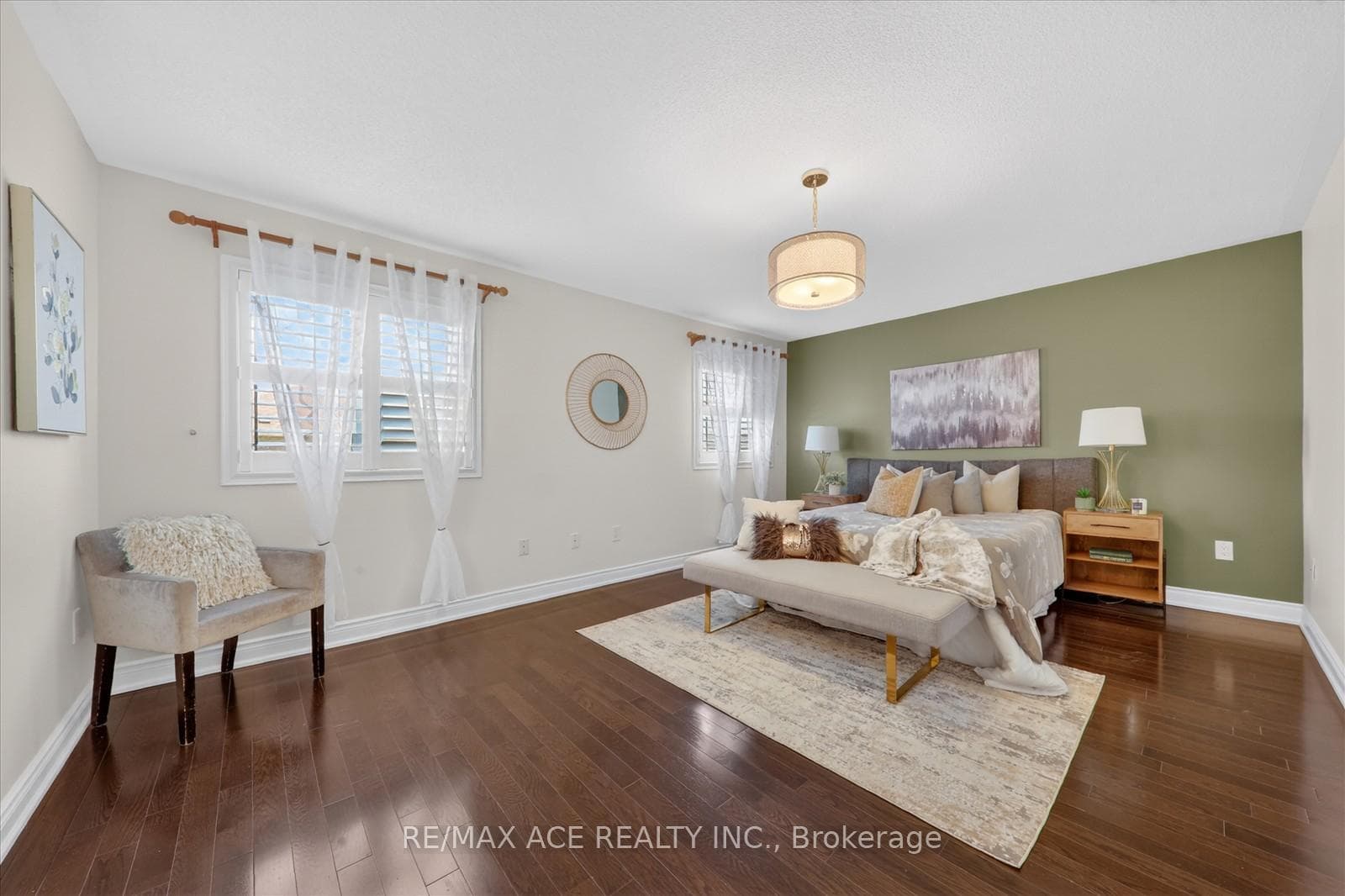 MASTER BEDROOM