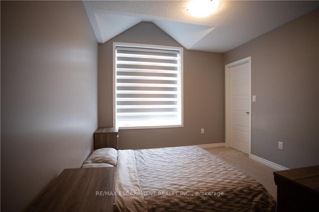 560 Allport Gate photo 31