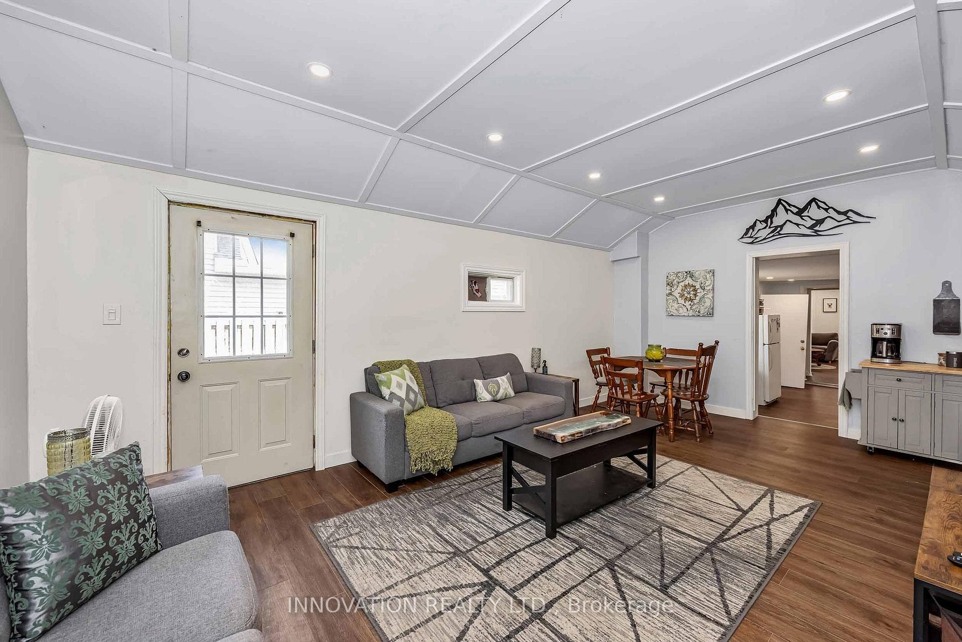 58 Russell Street photo 14