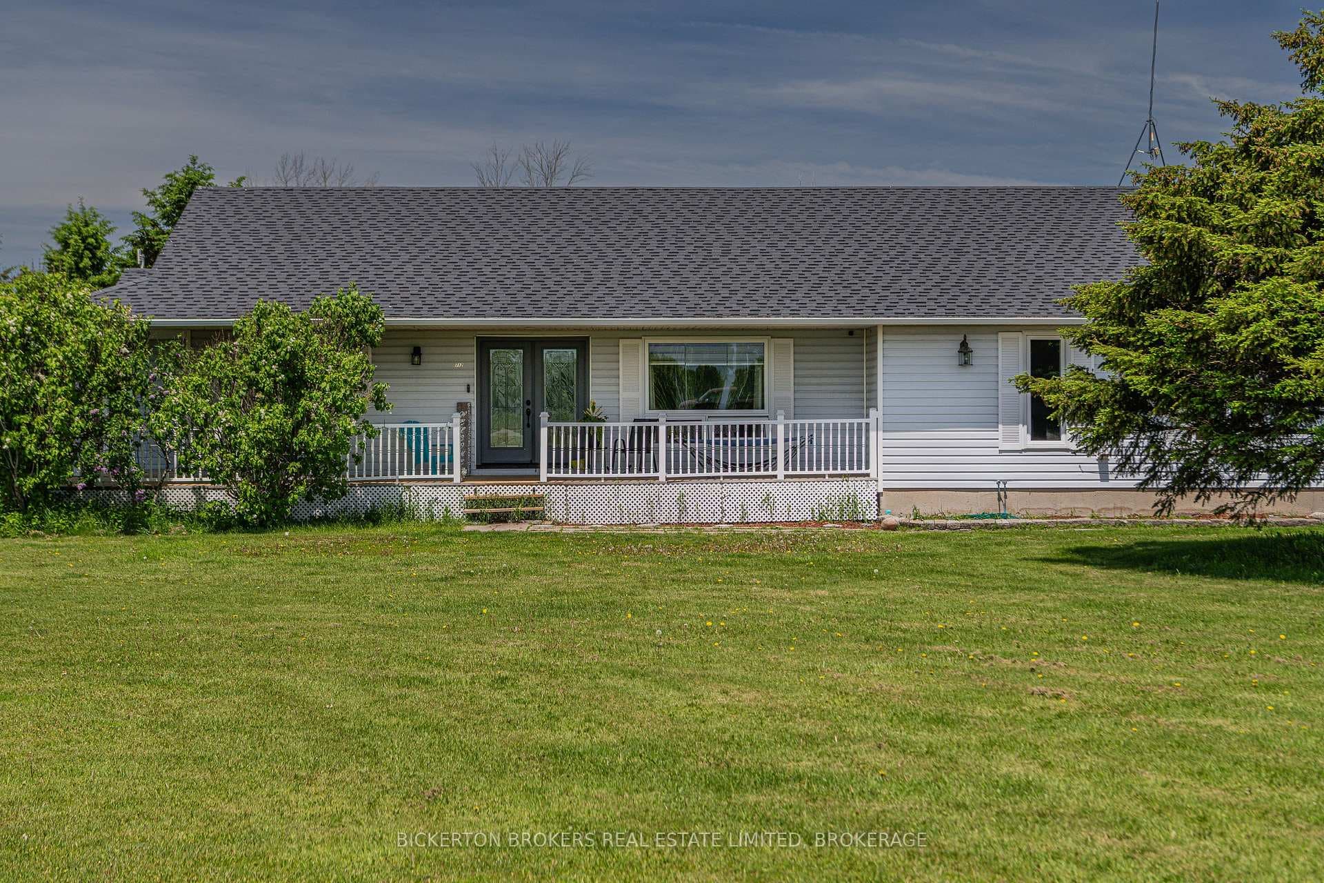 712 Haig Road photo 2