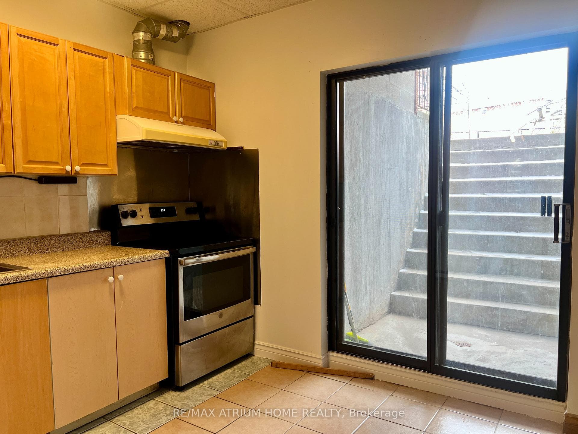 127 Buchanan Drive Unit Bsmt photo 2
