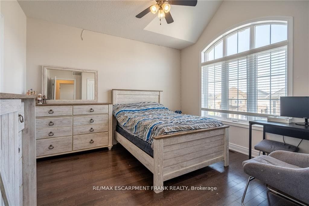 61 Aquasanta Crescent photo 19
