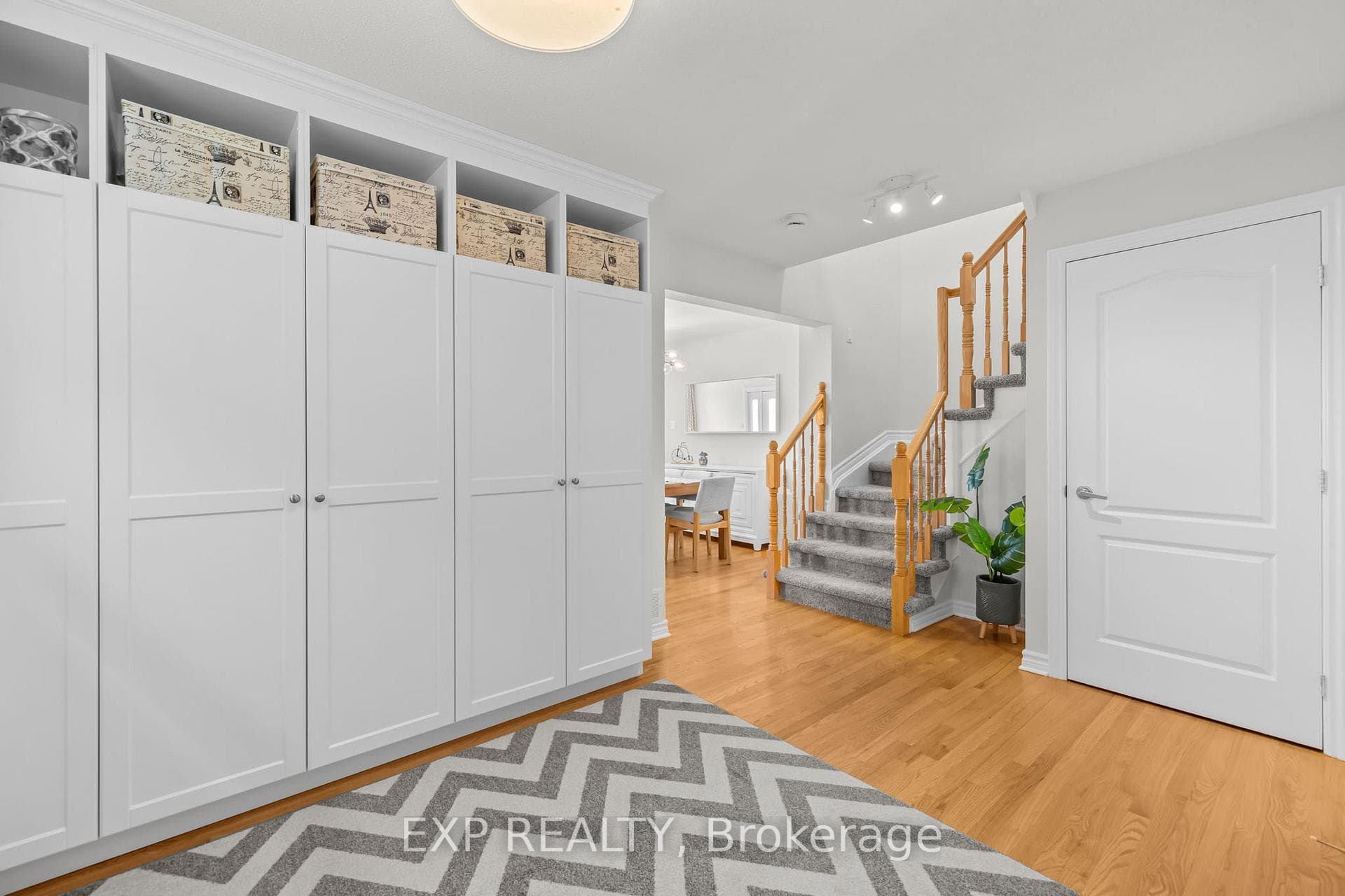 243 Deerfox Drive photo 4