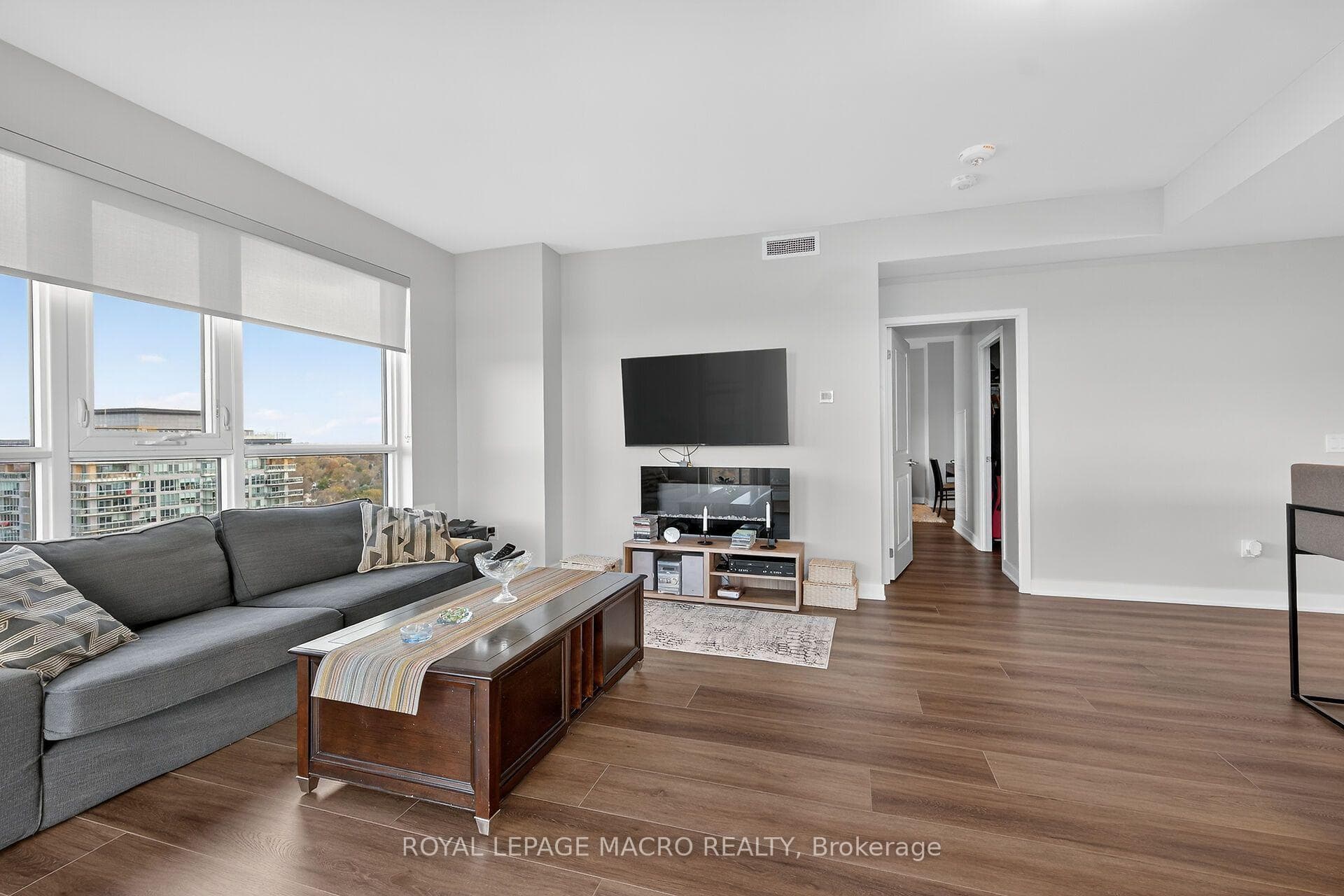2007 James Street Unit 1707 photo 15