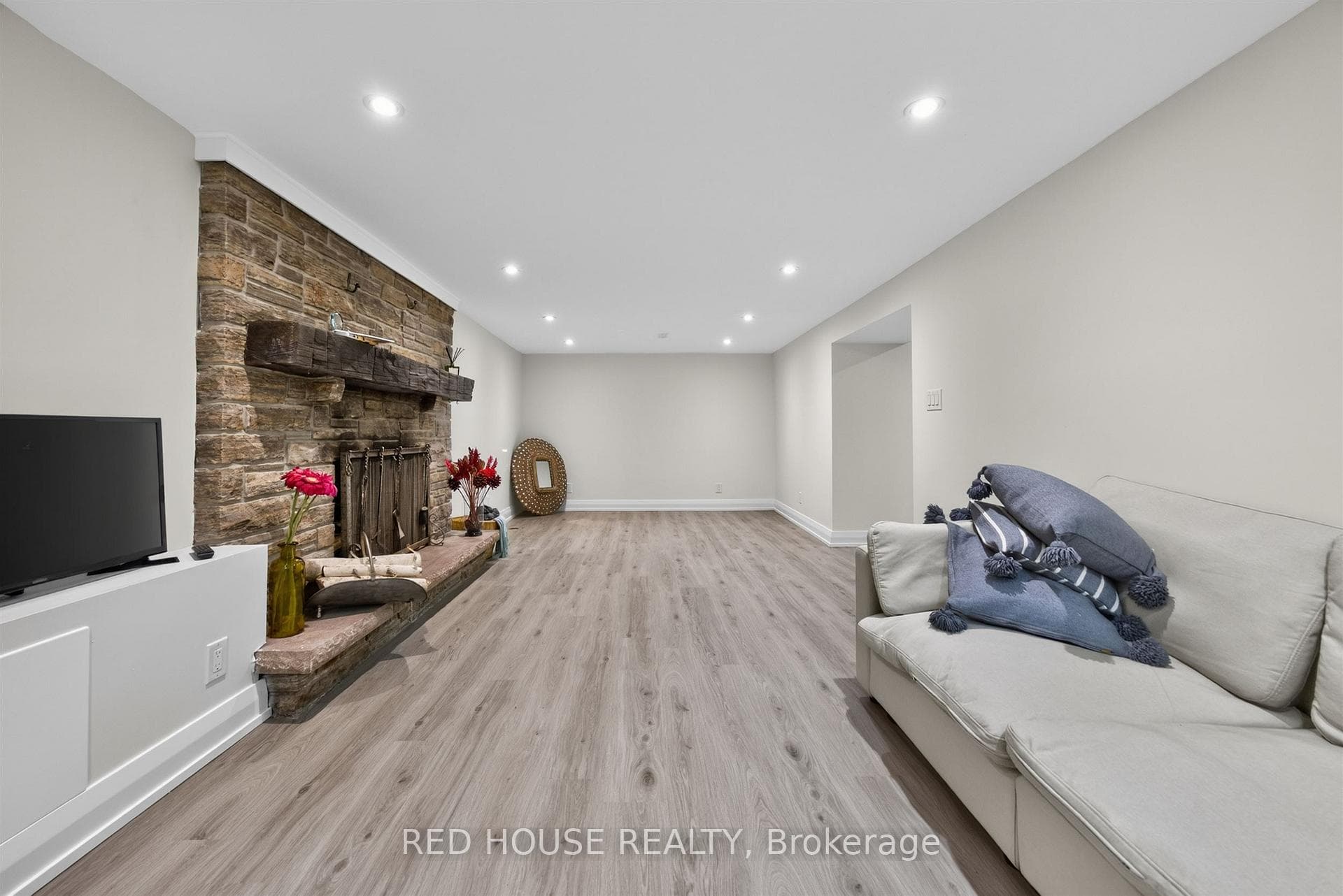 70 Beaverbrook Avenue Unit Basement photo 8
