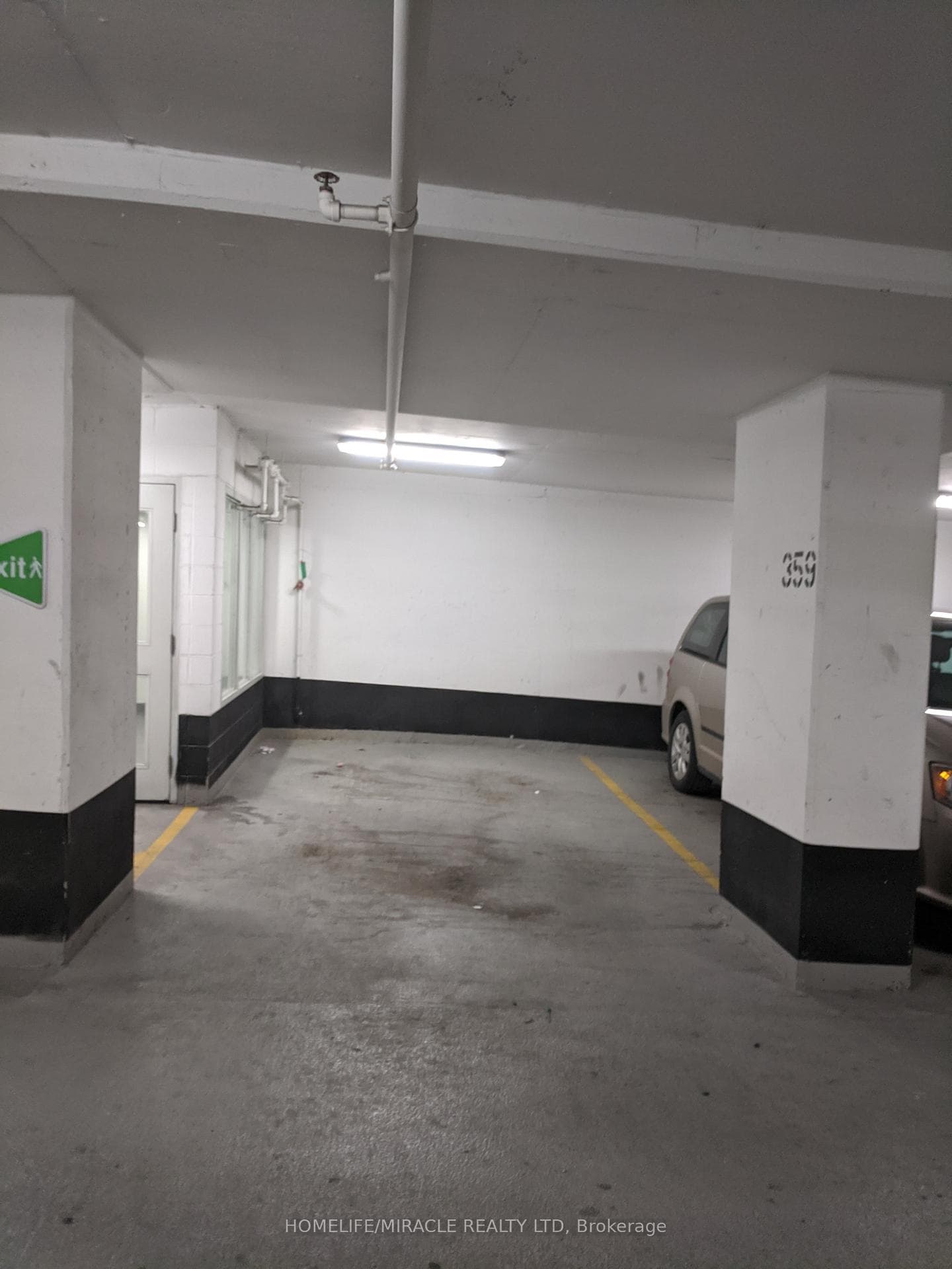 20 Bruyeres Mews Unit 2008 photo 11
