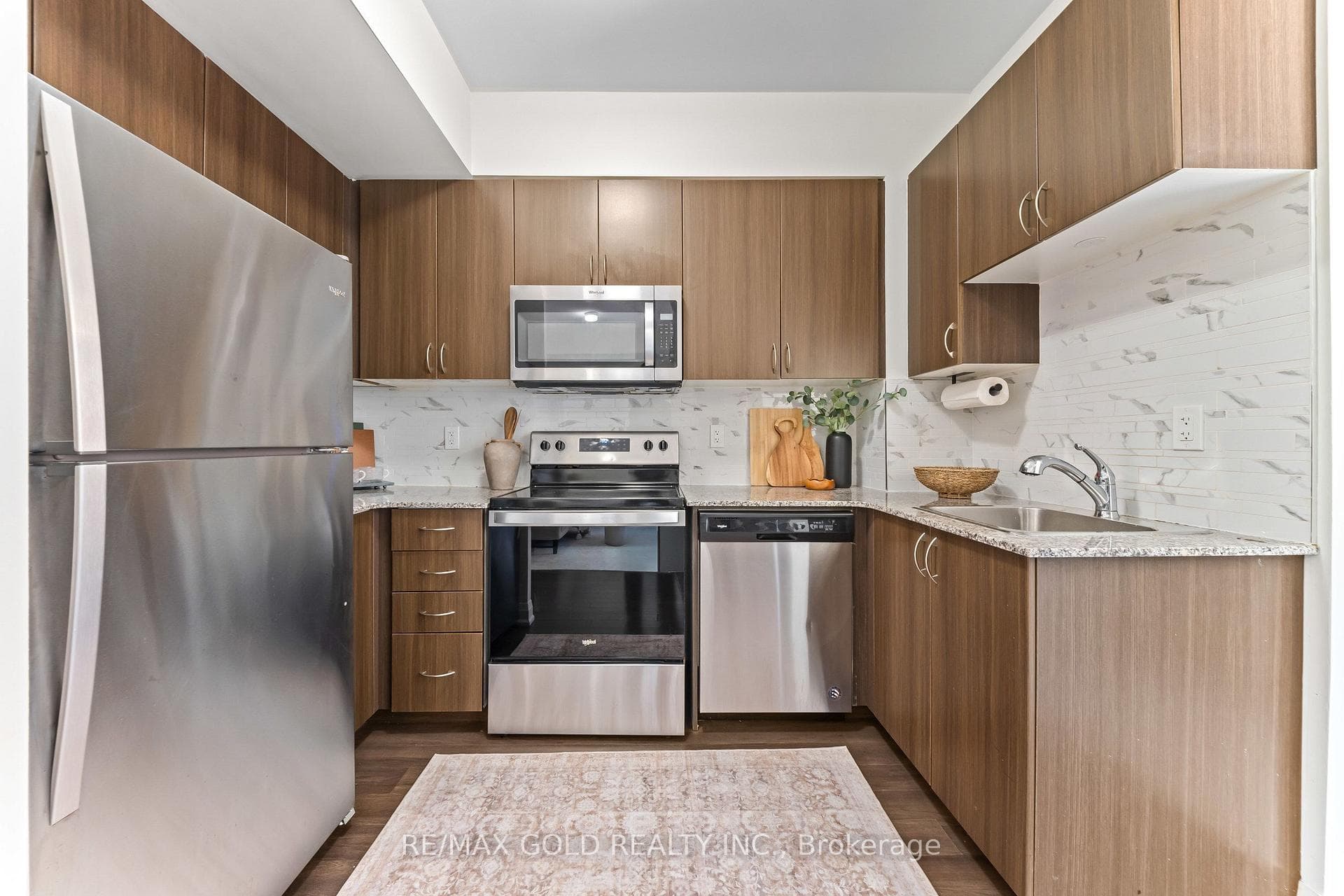 18 Coles Avenue Unit 602 photo 11