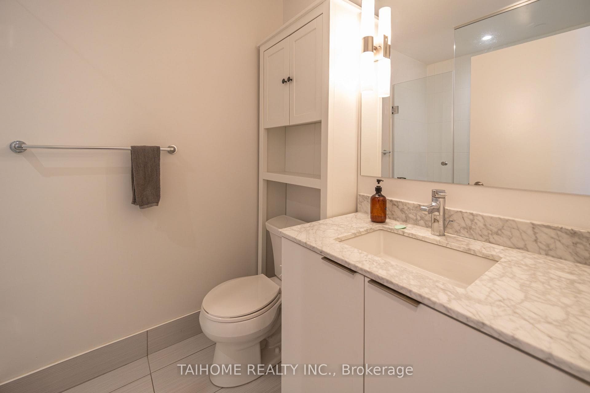 955 Bay Street Unit 307 photo 19