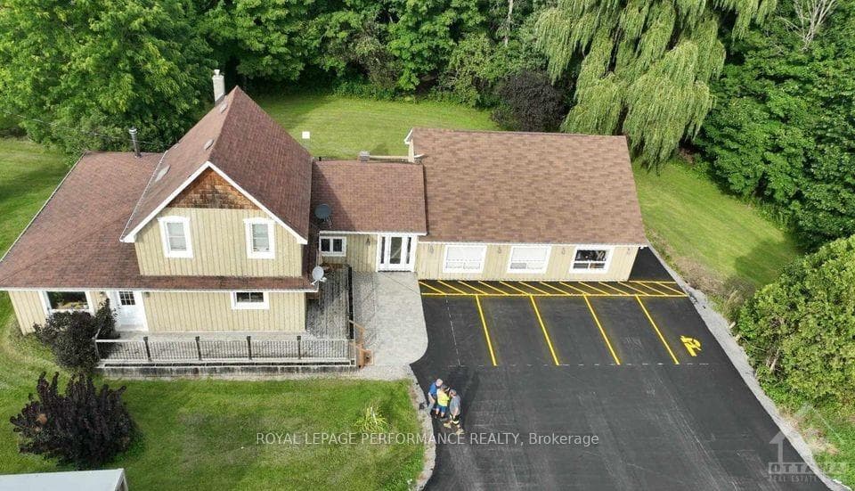 2487 HUNTLEY Road Unit A photo 1