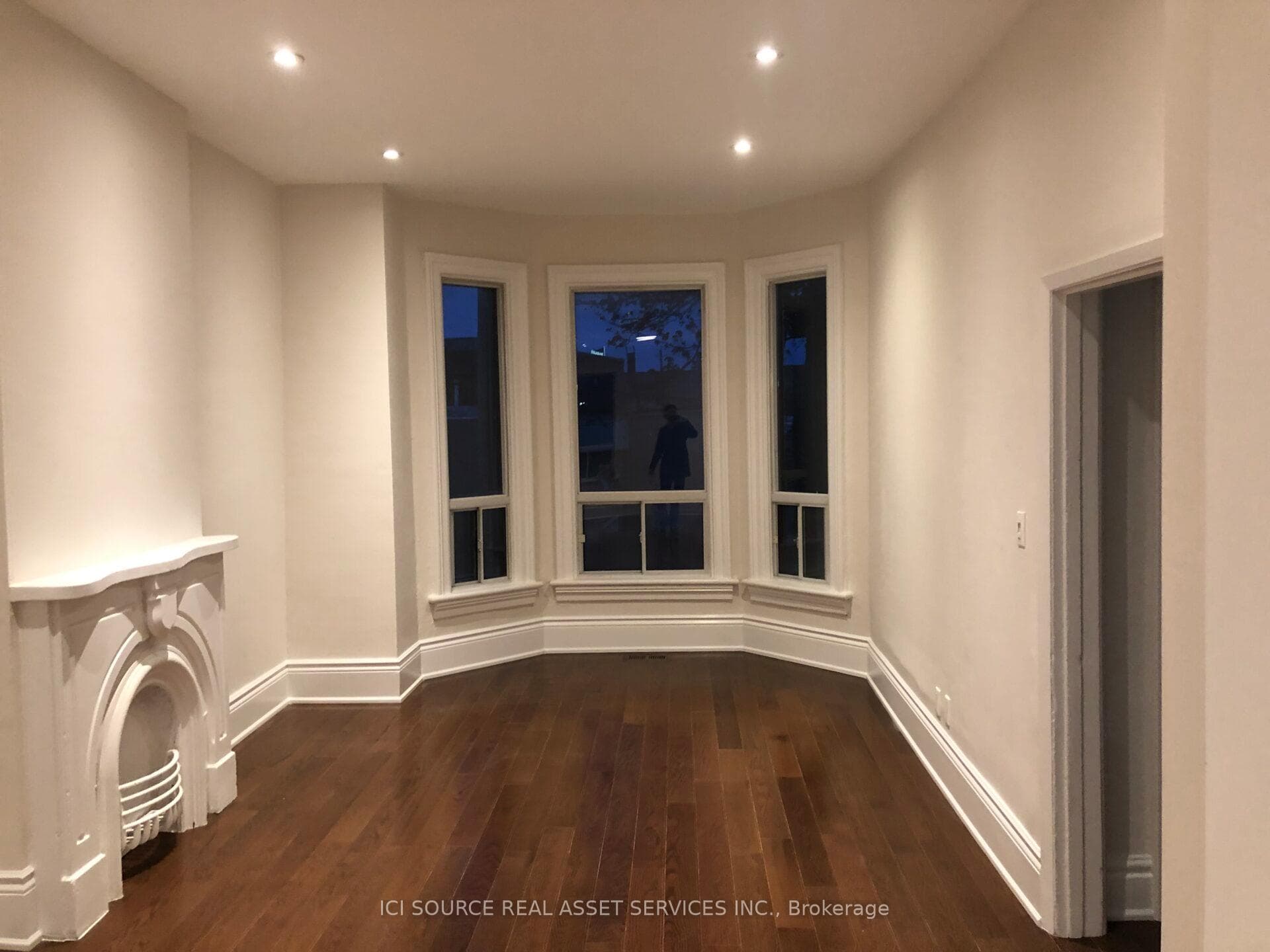 52 Grove Avenue Unit Upper photo 15