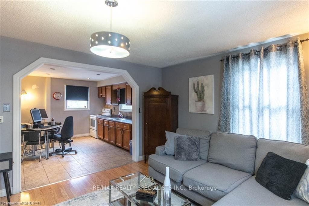 9697 Dickenson Road photo 10