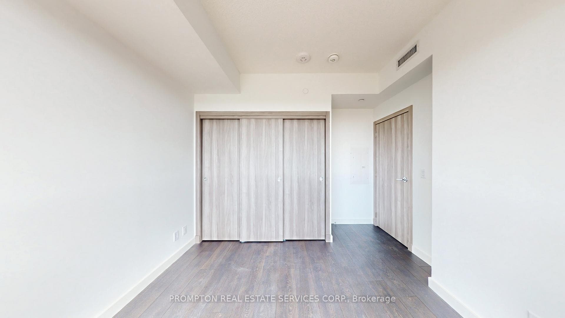 25 Mcmahon Drive Unit 1105 photo 11