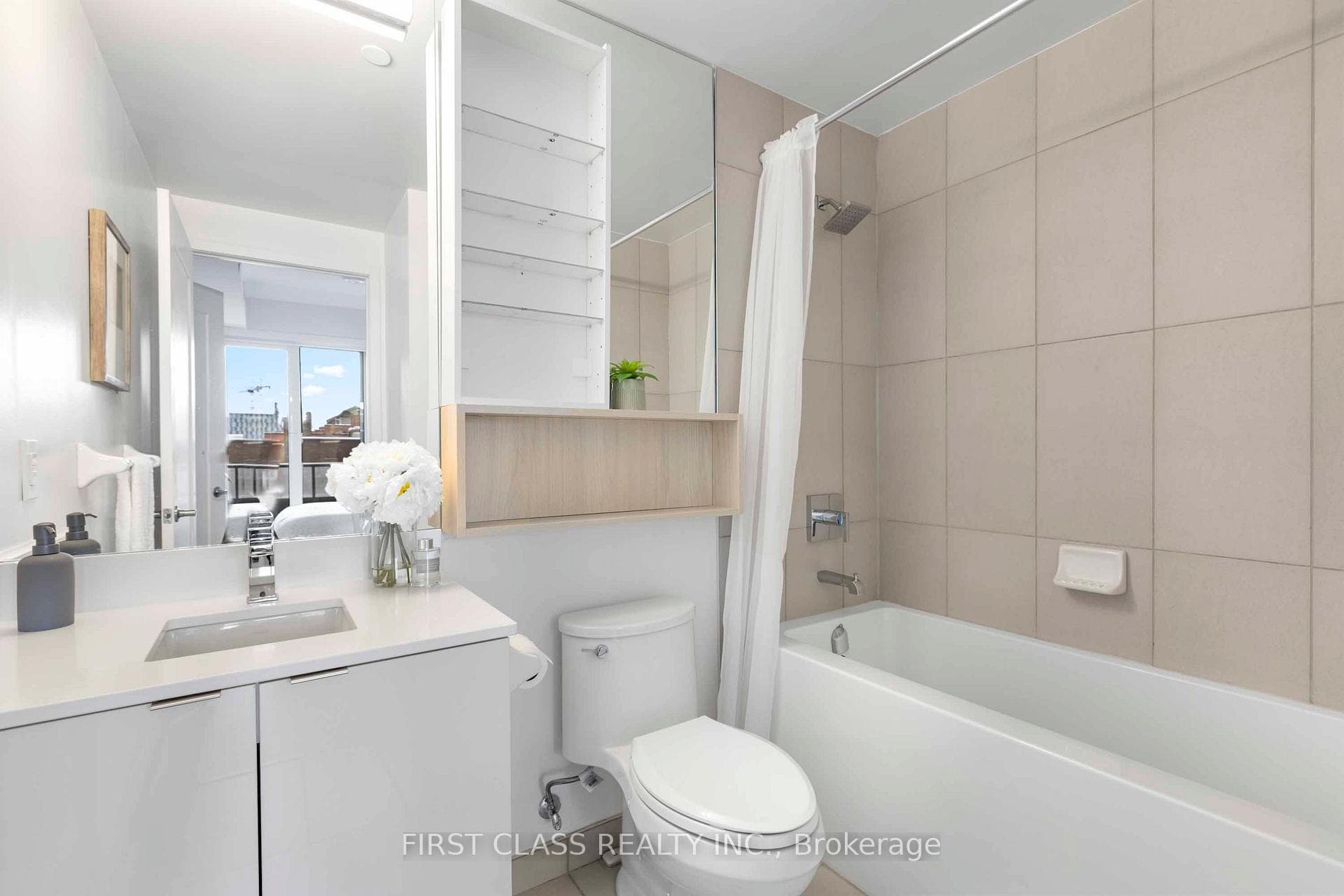 70 Princess Street Unit 307 photo 9
