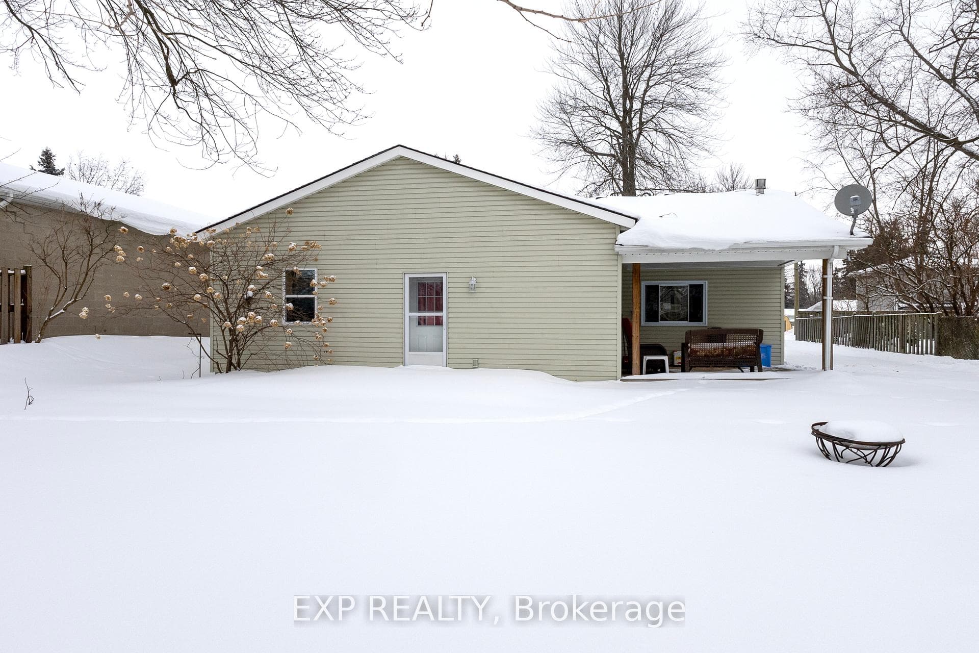 141 Dyer Street photo 27