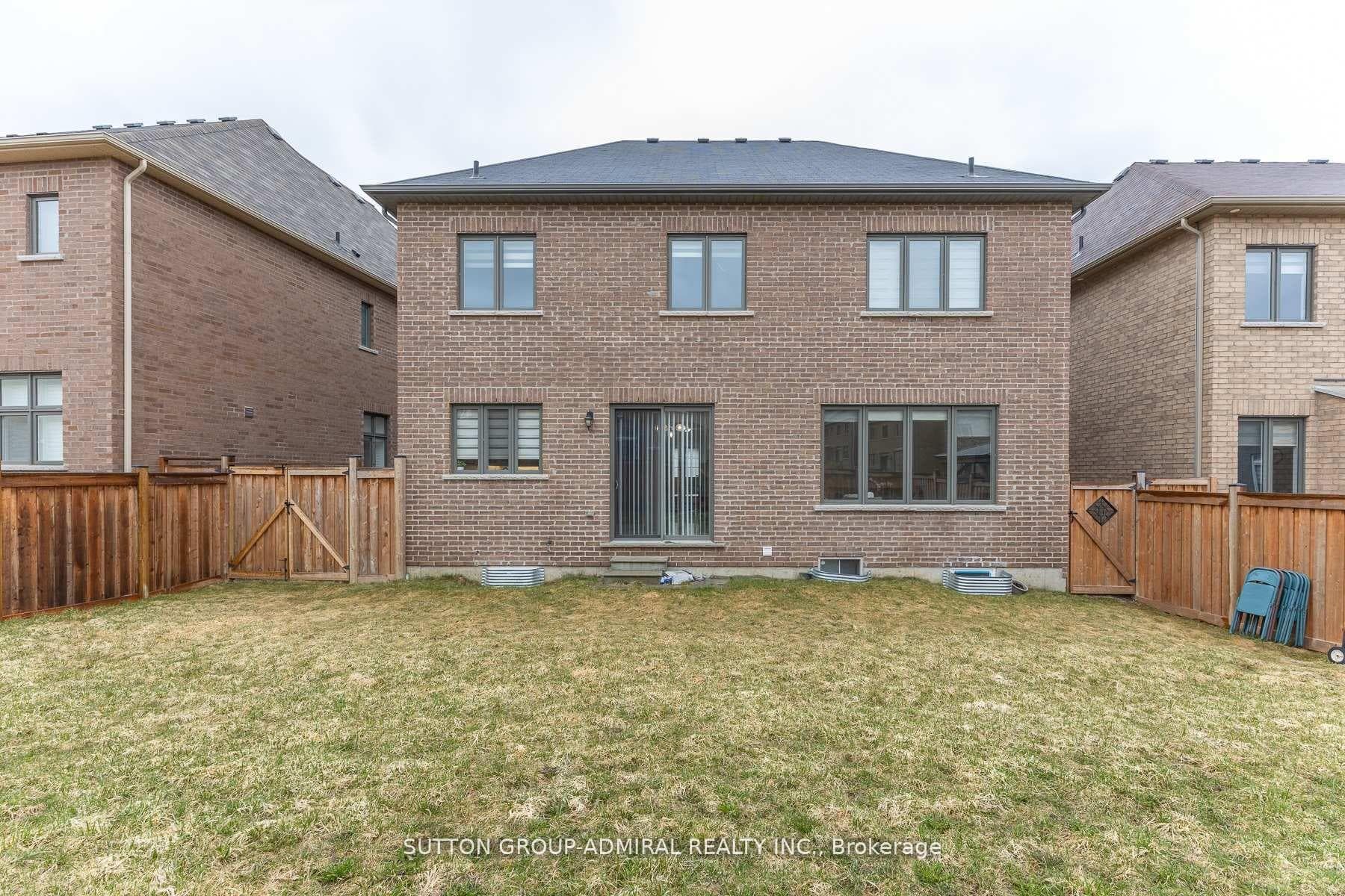 30 Albert Spencer Avenue photo 42