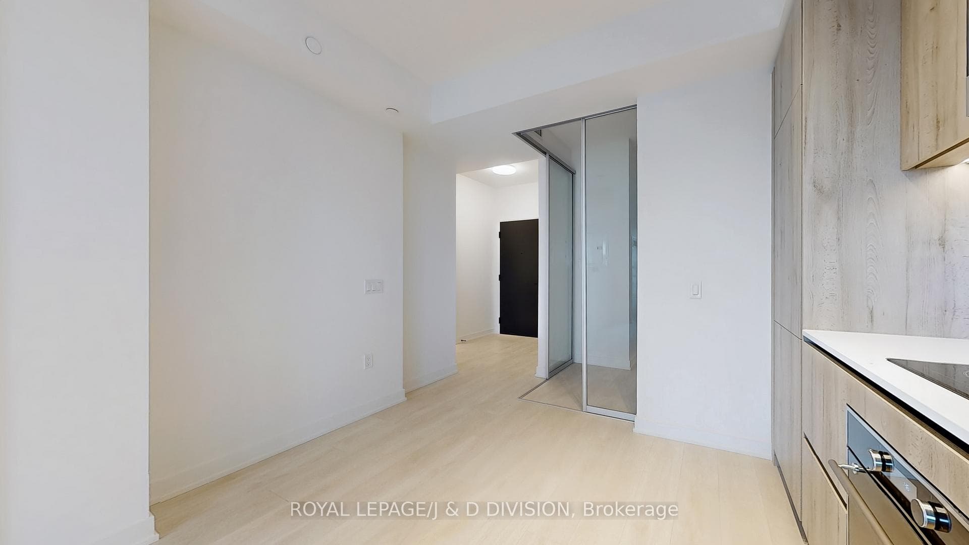 117 Broadway Avenue Unit 707 photo 11