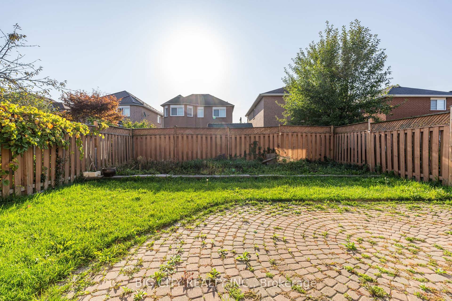 828 Cardington Street photo 47