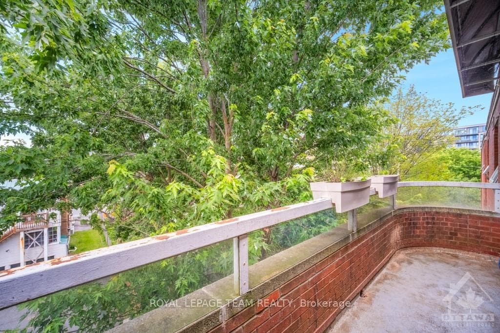 320 CRICHTON Street Unit 405 photo 13