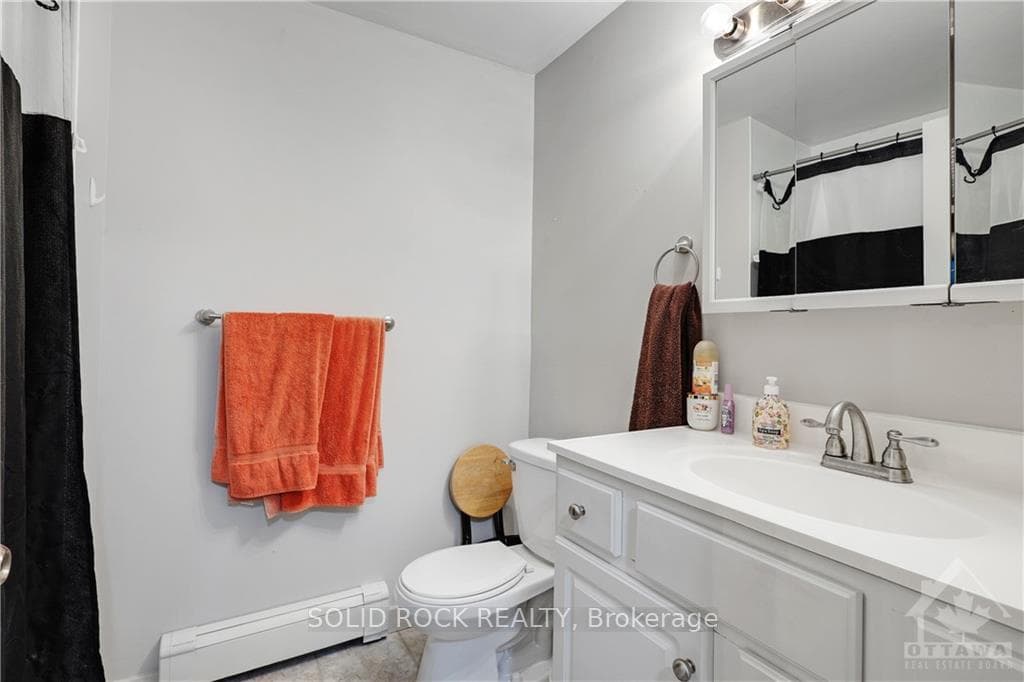 659 GEORGE Street photo 23