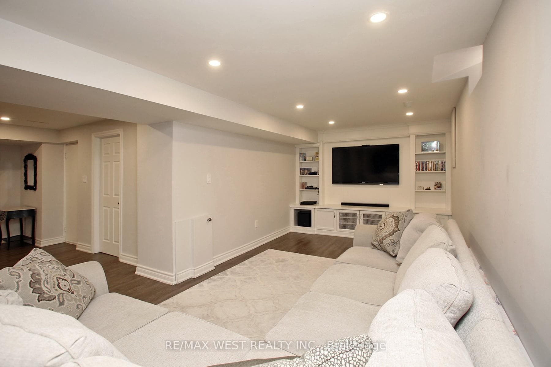 142 Father Ermanno Crescent photo 30