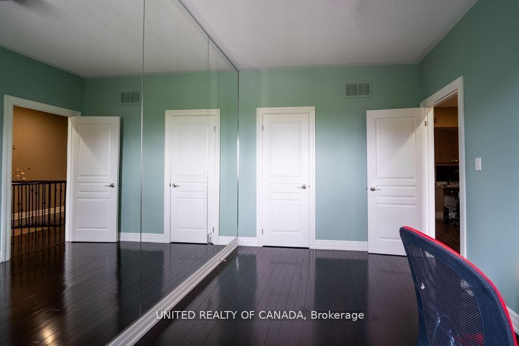 187 Southvale Drive photo 15